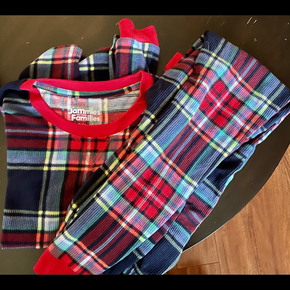 Size small pajama set like new.